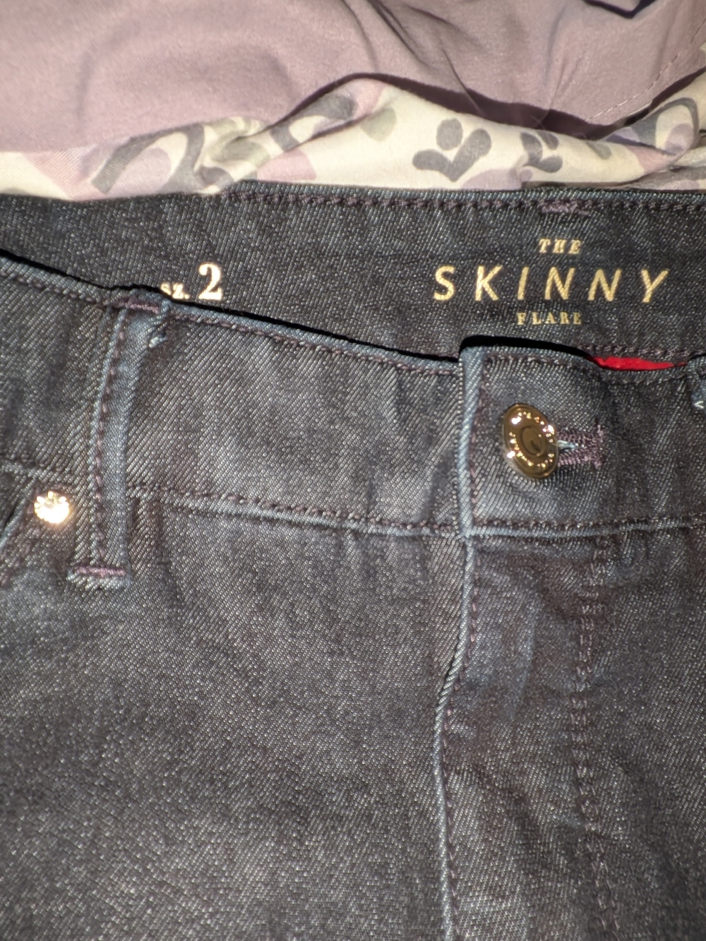 White House Black Market Women's Dark Wash Skinny Jeans - Picture 3 of 6
